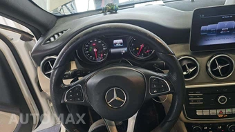2018 Mercedes-Benz GLA 250 – miniatura 21