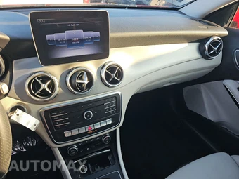 2018 Mercedes-Benz GLA 250 - miniatura 17