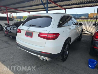 2018 Mercedes-Benz GLC 300 4MATIC – miniatura 3