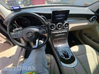 2018 Mercedes-Benz GLC 300 4MATIC – miniatura 10