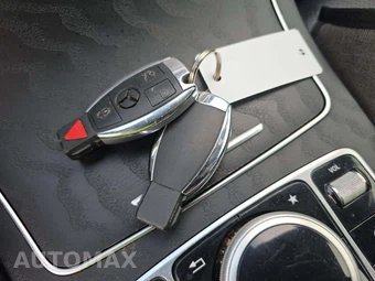 2018 Mercedes-Benz GLC 300 - miniatura 5
