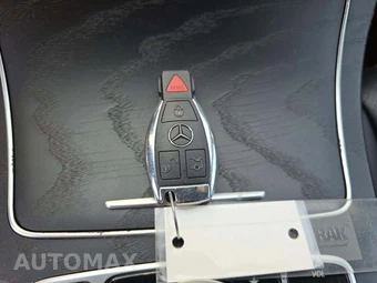 2018 Mercedes-Benz GLC 300 - miniatura 8