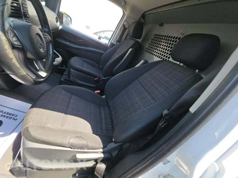 2018 Mercedes-Benz Metris Cargo Van 126.0" WB - miniatura 22