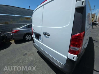 2018 Mercedes-Benz Metris Cargo Van 126.0" WB - miniatura 24