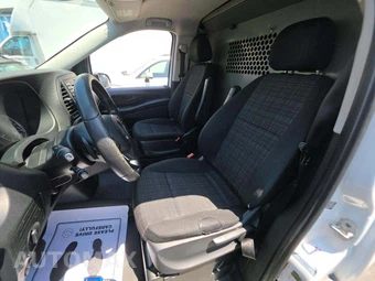 2018 Mercedes-Benz Metris Cargo Van 126.0" WB - miniatura 6