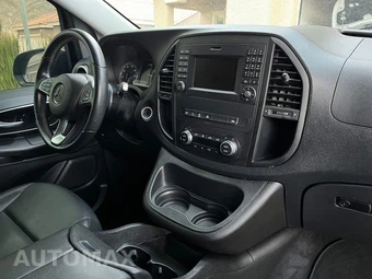 2018 Mercedes-Benz Metris Passenger Van 126.0" WB - miniatura 18