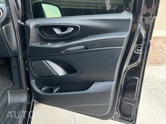 2018 Mercedes-Benz Metris Passenger Van 126.0" WB - miniatura 19