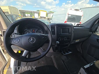 2018 Mercedes-Benz Sprinter 2500 Cargo Van Standard Roof 144.3" WB – miniatura 11