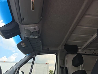 2018 Mercedes-Benz Sprinter 2500 Cargo Van Standard Roof 144.3" WB – miniatura 16