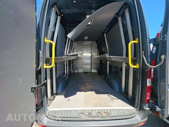 2018 Mercedes-Benz Sprinter 2500 Cargo Van Standard Roof 144.3" WB – miniatura 13