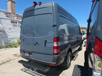2018 Mercedes-Benz Sprinter 2500 Cargo Van Standard Roof 144.3" WB – miniatura 3