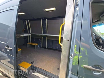 2018 Mercedes-Benz Sprinter 2500 Cargo Van Standard Roof 144.3" WB - miniatura 16