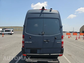 2018 Mercedes-Benz Sprinter 2500 Cargo Van Standard Roof 144.3" WB – miniatura 5