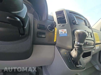 2018 Mercedes-Benz Sprinter 2500 Cargo Van Standard Roof 144.3" WB – miniatura 8