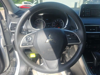 2018 Mitsubishi Eclipse Cross LE – miniatura 10