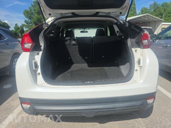 2018 Mitsubishi Eclipse Cross LE – miniatura 16