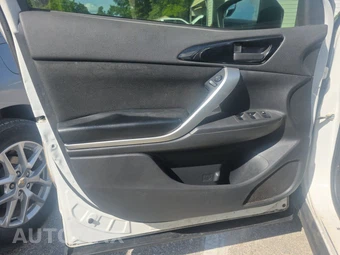 2018 Mitsubishi Eclipse Cross LE – miniatura 9