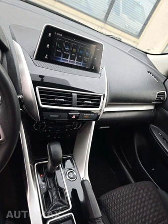 2018 Mitsubishi Eclipse Cross LE – miniatura 10