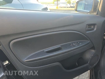 2018 Mitsubishi Mirage ES – miniatura 9