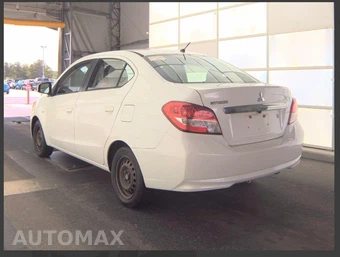 2018 Mitsubishi Mirage G4 ES – miniatura 4