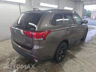 2018 Mitsubishi Outlander LE – miniatura 3