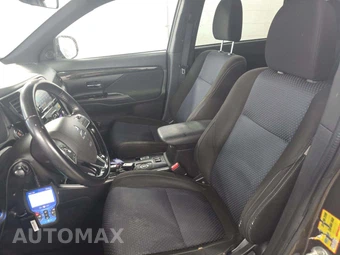 2018 Mitsubishi Outlander LE – miniatura 6