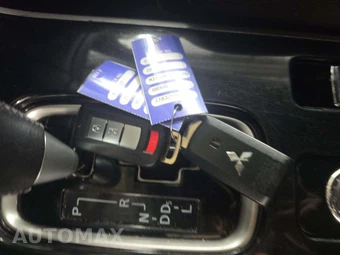 2018 Mitsubishi Outlander LE – miniatura 8