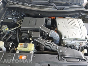 2018 Mitsubishi Outlander PHEV GT - miniatura 15