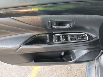 2018 Mitsubishi Outlander PHEV GT - miniatura 9