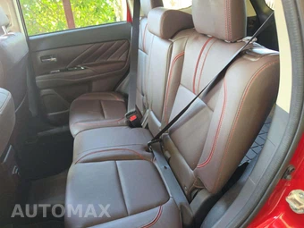 2018 Mitsubishi Outlander PHEV GT - miniatura 13