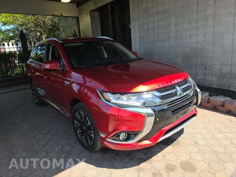 2018 Mitsubishi Outlander PHEV GT - miniatura 4
