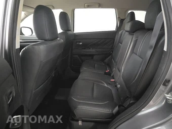 2018 Mitsubishi Outlander PHEV GT - miniatura 13
