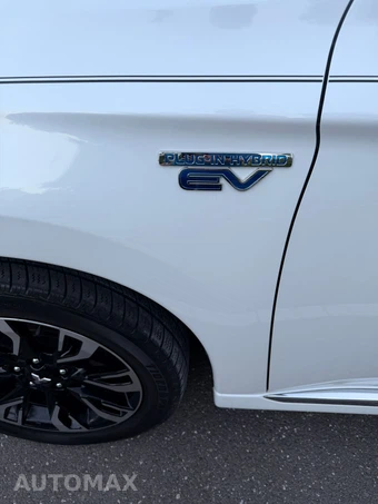 2018 Mitsubishi Outlander PHEV SEL - miniatura 25