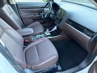 2018 Mitsubishi Outlander PHEV SEL - miniatura 32