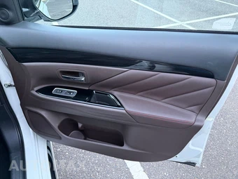 2018 Mitsubishi Outlander PHEV SEL - miniatura 42