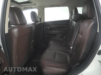 2018 Mitsubishi Outlander PHEV SEL - miniatura 13