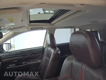 2018 Mitsubishi Outlander PHEV SEL - miniatura 17