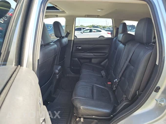 2018 Mitsubishi Outlander SEL - miniatura 13