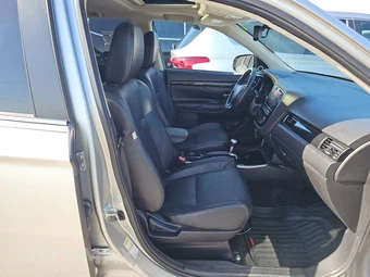 2018 Mitsubishi Outlander SEL - miniatura 8