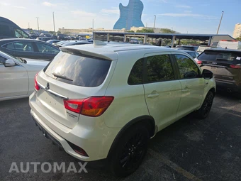 2018 Mitsubishi Outlander Sport LE – miniatura 4