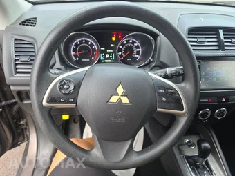 2018 Mitsubishi Outlander Sport LE – miniatura 10