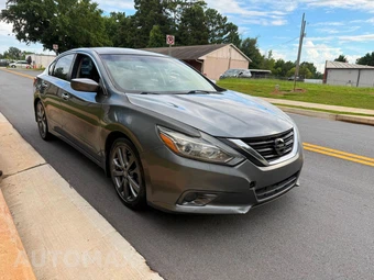 2018 Nissan Altima 2.5 SR - miniatura 2