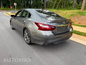 2018 Nissan Altima 2.5 SR - miniatura 4