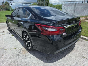 2018 Nissan Altima 2.5 SR - miniatura 2