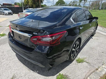 2018 Nissan Altima 2.5 SR - miniatura 3