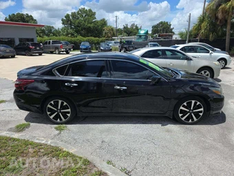 2018 Nissan Altima 2.5 SR - miniatura 4