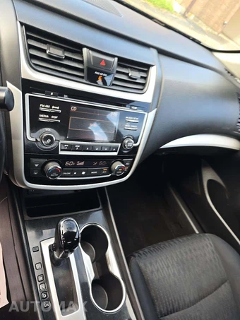 2018 Nissan Altima 2.5 SV - miniatura 10