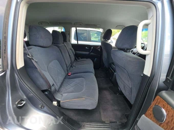 2018 Nissan Armada SV – miniatura 17