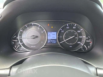 2018 Nissan Armada SV – miniatura 9