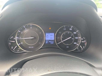 2018 Nissan Armada SV – miniatura 9
